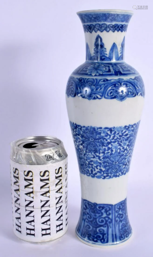 A LARGE 19TH CENTURY CHINESE BLUE AND WHITE PORCELAIN SLENDE...
