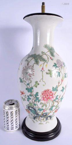 A LARGE 19TH CENTURY CHINESE FAMILLE ROSE PORCELAIN VASE Gua...