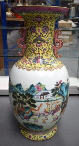 A VERY LARGE EARLY 20TH CENTURY CHINESE TWIN HANDLED FAMILLE...