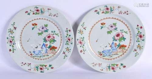 A PAIR OF 18TH CENTURY CHINESE EXPORT FAMILLE ROSE PORCELAIN...