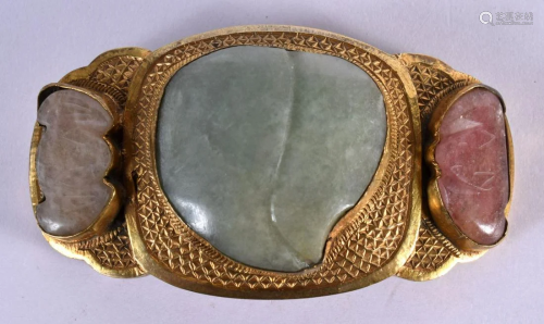 A FINE 19TH CENTURY CHINESE YELLOW METAL BUCKLE possibly hig...
