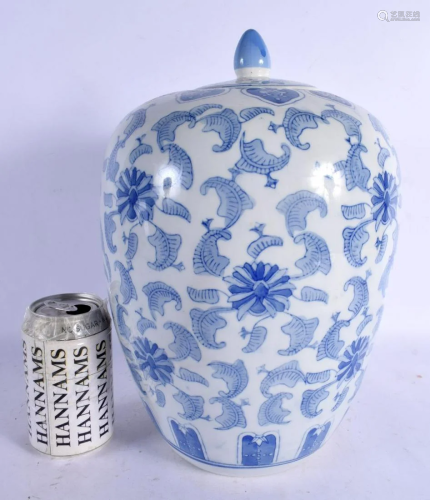 A CHINESE BLUE AND WHITE JAR AND COVER 20th Century. 32 cm h...