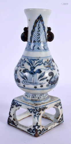 A CHINESE BLUE AND WHITE PORCELAIN VASE 20th Century. 17.5 c...