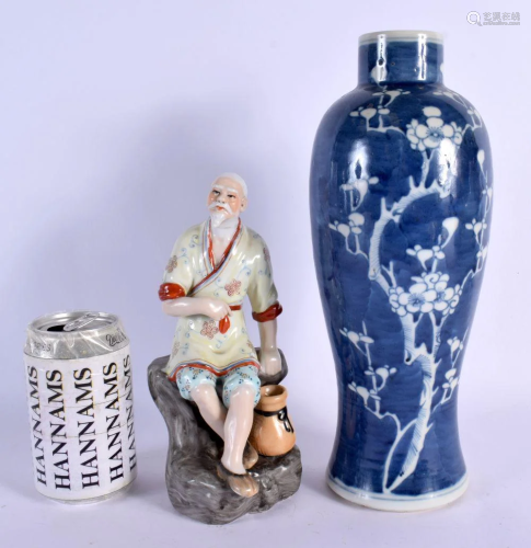 A LARGE 19TH CENTURY CHINESE BLUE AND WHITE PORCELAIN PRUNUS...