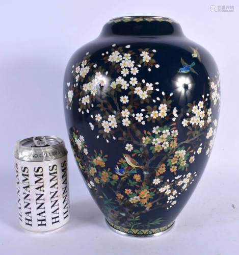 A LARGE EARLY 20TH CENTURY JAPANESE MEIJI PERIOD CLOISONNE E...