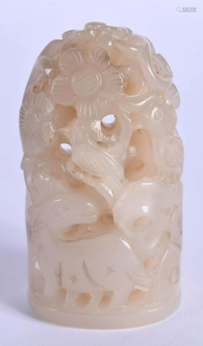 A 19TH CENTURY CHINESE CARVED WHITE JADE FINIAL Qing. 5.5 cm...