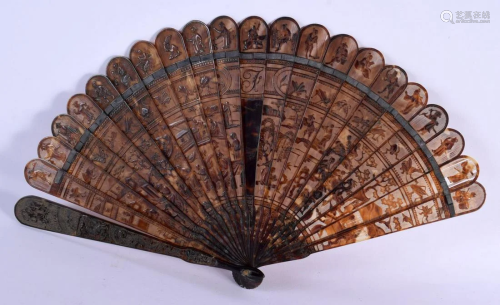 A 19TH CENTURY CHINESE CANTON CARVED TORTOISESHELL FAN Qing....