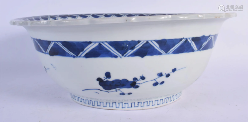 A LARGE 19TH CENTURY CHINESE BLUE AND WHITE PORCELAIN BOWL Q...