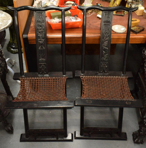 A PAIR OF EARLY 20TH CENTURY CHINESE FOLDING CHAIRS Late Qin...