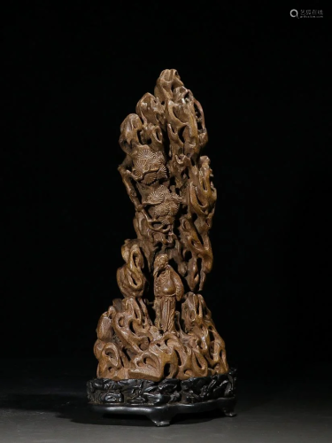 CHINESE AGARWOOD ORNAMENT WITH CARVED 'FIGURE'