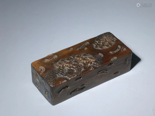 CHINESE BOXWOOD BOX WITH CARVED 'PINE'
