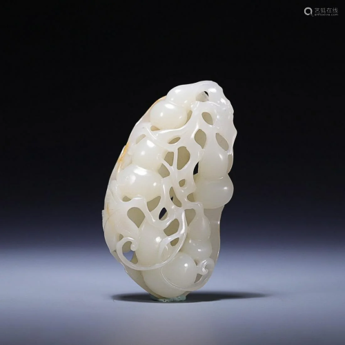 CHINESE HETIAN JADE HANDPIECE WITH CARVED 'DOUBLE-GOURD...