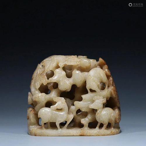 CHINESE HETIAN JADE KNOB WITH CARVED 'GOAT'