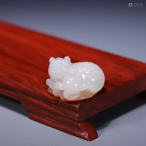 CHINESE HETIAN JADE LION