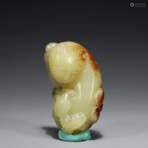 CHINESE HETIAN JADE CAT AND BUTTERFLY