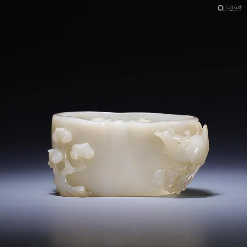 CHINESE HETIAN JADE BRUSH WASHER WITH CARVED 'DRAGON AN...