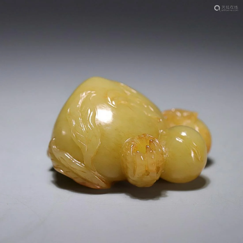 CHINESE HETIAN YELLOW JADE POMEGRANATE AND PEACH