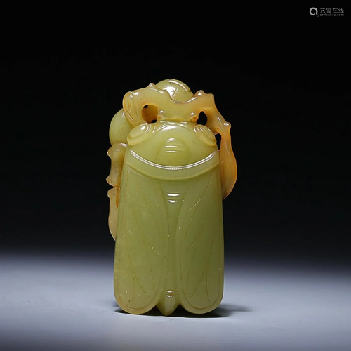 CHINESE HETIAN YELLOW JADE CICADA