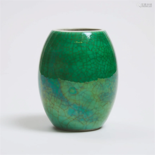 An Apple-Green Crackle-Glazed Vase, Qing Dynasty, 18th/19th
