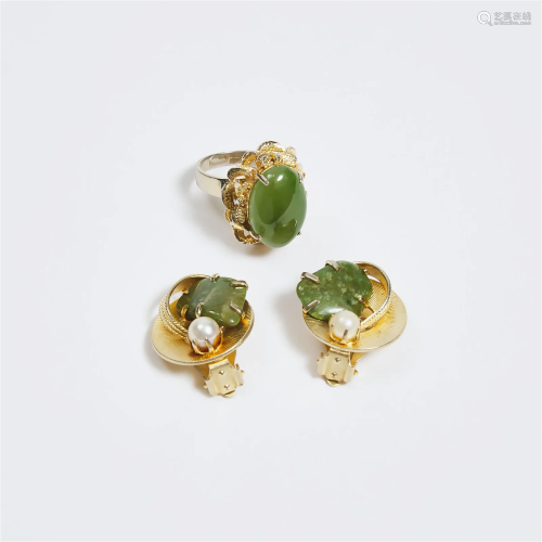 A Set of Three Chinese Spinach Jade-Inset Gold Plated Jewel