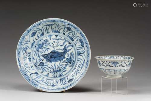 Plat et bol en porcelaine bleu blanc<br />
 Chine, dynastie ...