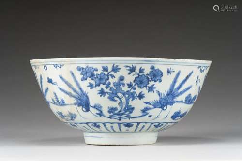 Grand bol en porcelaine bleu blanc<br />
 Chine, fin de la d...