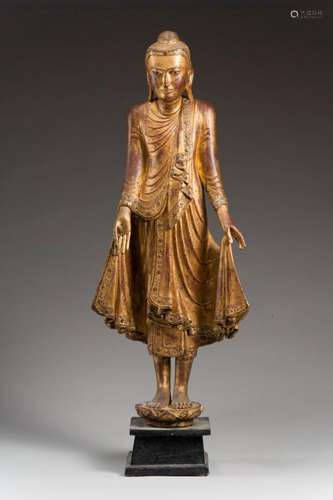 Bouddha en bois laqué or et incrustations de verre<br />
 Bi...