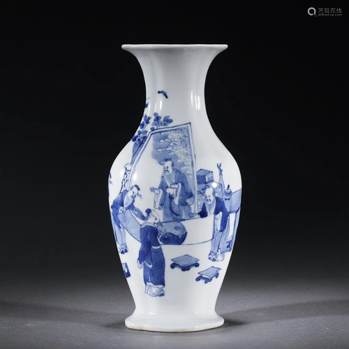 A CHINESE BLUE AND WHITE PORCELAIN VASE