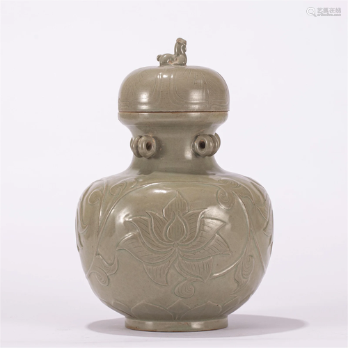 A CHINESE YUE TYPE GLAZE PORCELAIN LIDDED JAR