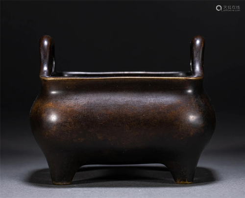 A CHINESE BRONZE SQUARE CENSER