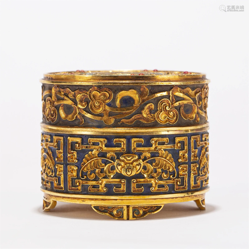 A CHINESE GILT BRONZE ROUND BOX