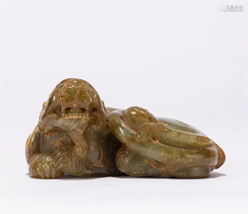 A CHINESE JADE BEAST ORNAMENTS