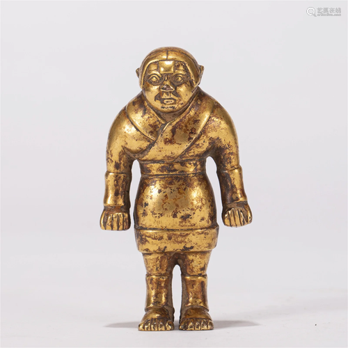 A CHINESE GILT BRONZE FIGURE STATUE