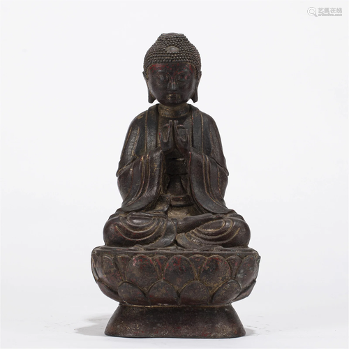 A CHINESE FIGURE OF BUDDHA STATUE