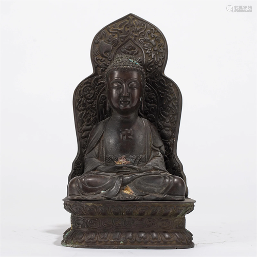 A CHINESE FIGURE OF BUDDHA STATUE