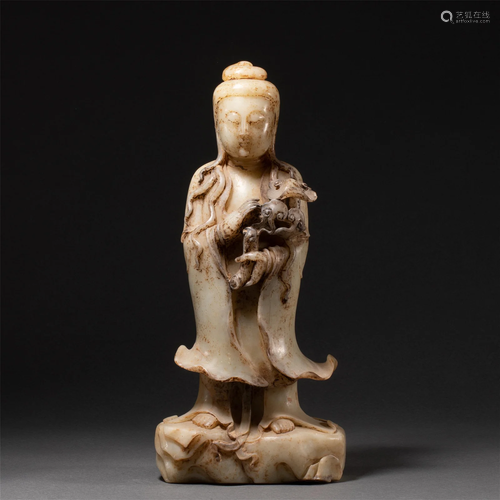 A CHINESE JADE GUANYIN BUDDHA STATUE