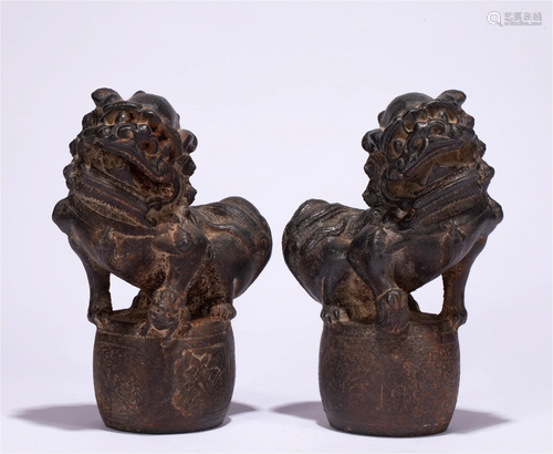 A PAIR OF CHINESE IRON ORNAMENTS