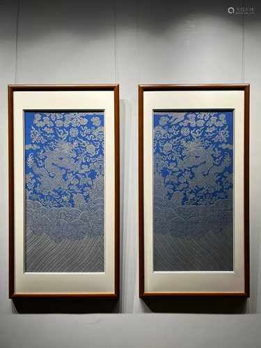 A PAIR OF CHINESE DRAGON BROCADE