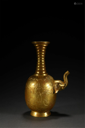 A CHINESE GILDING VIEWS VASE