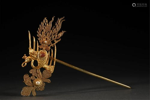 A CHINESE GILT SILVER PHOENIX HAIRPIN