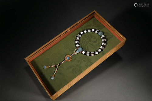 A CHINESE CHENXIANG EIGHTEEN BEADS PRAYERS BEADS