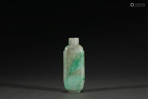 A CHINESE JADEITE SNUFF BOTTLE