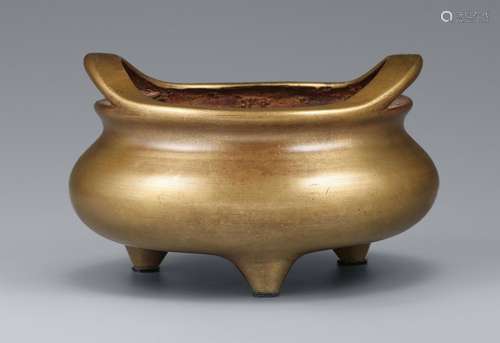 A brass-coloured bronze incense burner. Qing dynasty