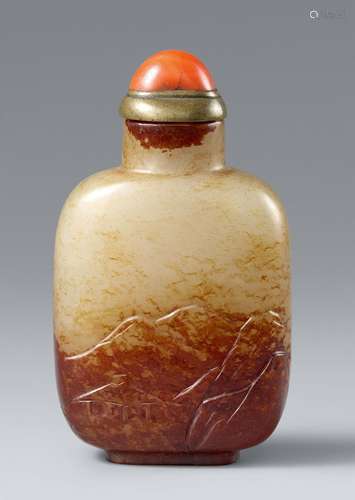 A beige-coloured jade snuff bottle. 19th/20th century