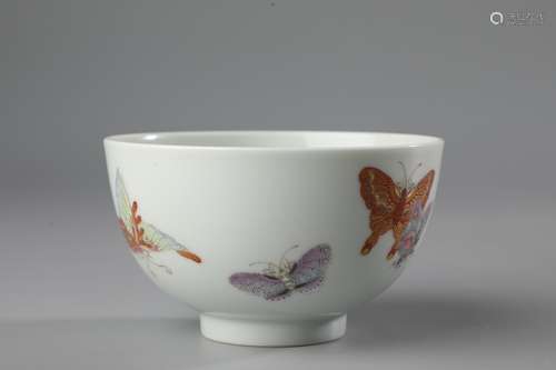 A FAMILLE ROSE  BUTTERFLY BOWL