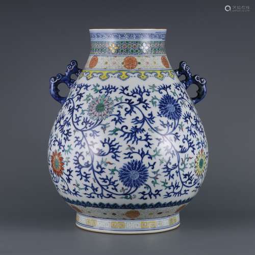 A BLUE AND WHITE FAMILLE ROSE  VASE