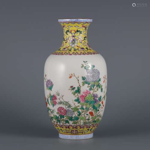 A FAMILLE ROSE Chrysanthemums VASE