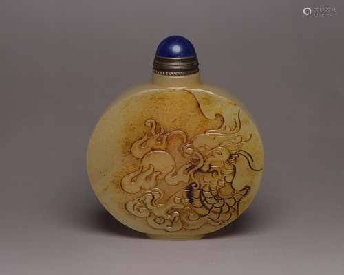 A HETIAN SNUFF BOTTLE