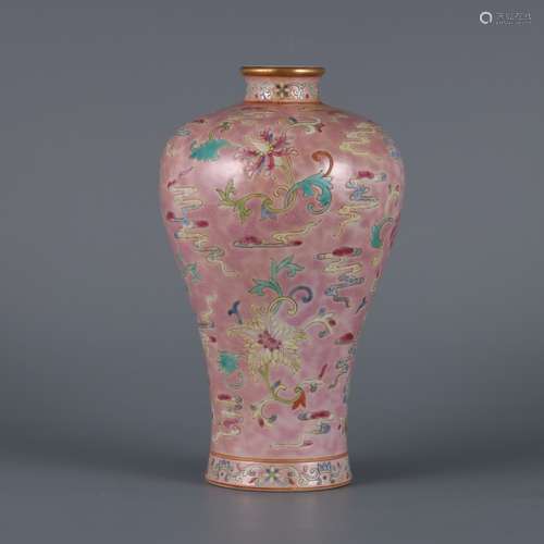 A FAMILLE ROSE  FLOWER VASE,MEI