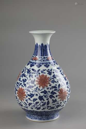 A BLUE AND WHITE RED GLAZED VASE,YUCHUNPING